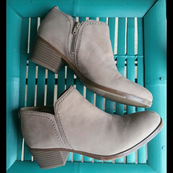 naturalizer zarie booties